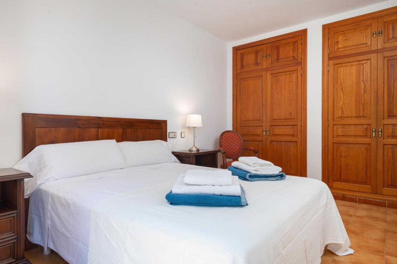 Villa New! Pere For 10 People With Pool And Panoramic Views Es Capdella
